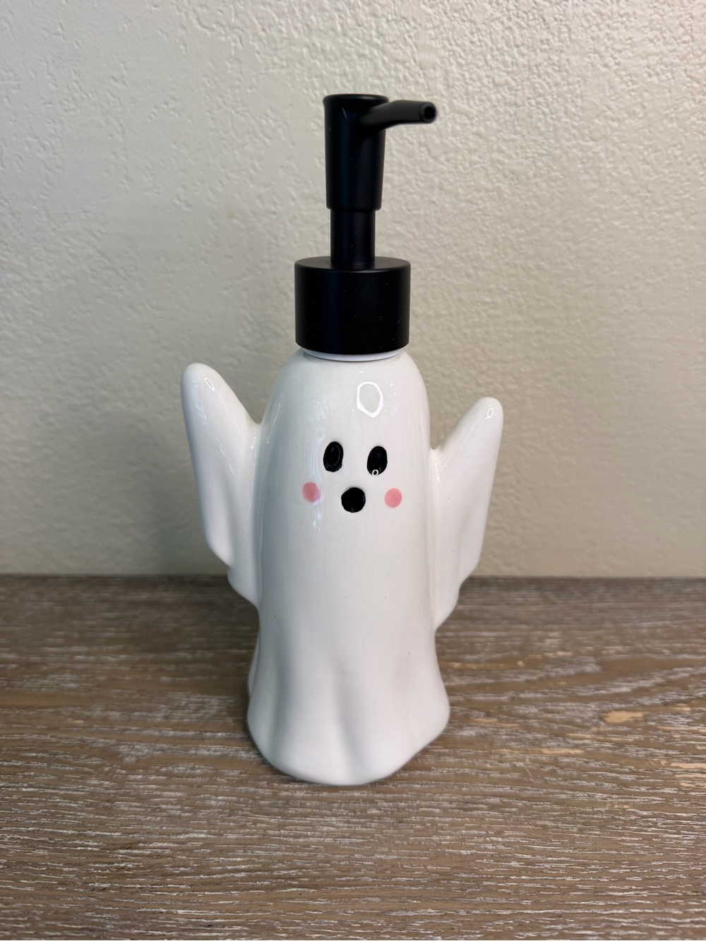 New Halloween Ghost Soap Pump White - Hyde and EEK! Boutique